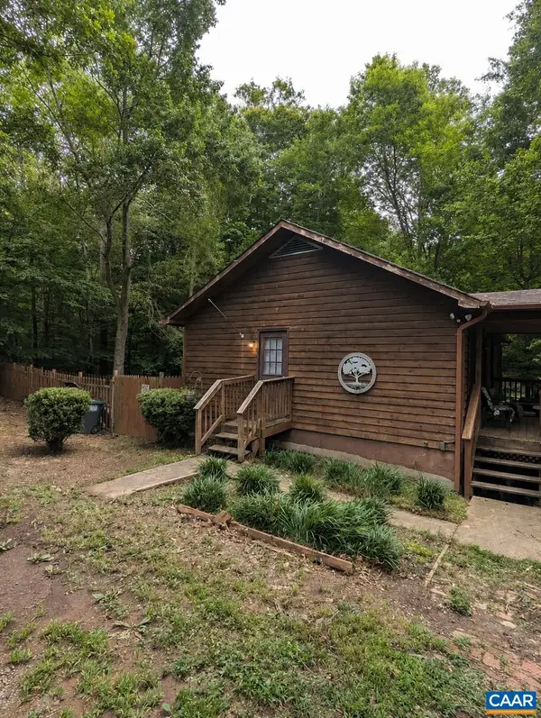 13 Holly Cir, Palmyra, VA 22963