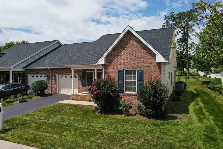 426 Hickory Grove Cir, Harrisonburg, VA 22801 - #2
