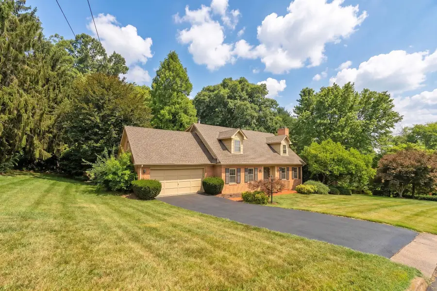 900 Fairway Dr, Waynesboro, VA 22980 - #2
