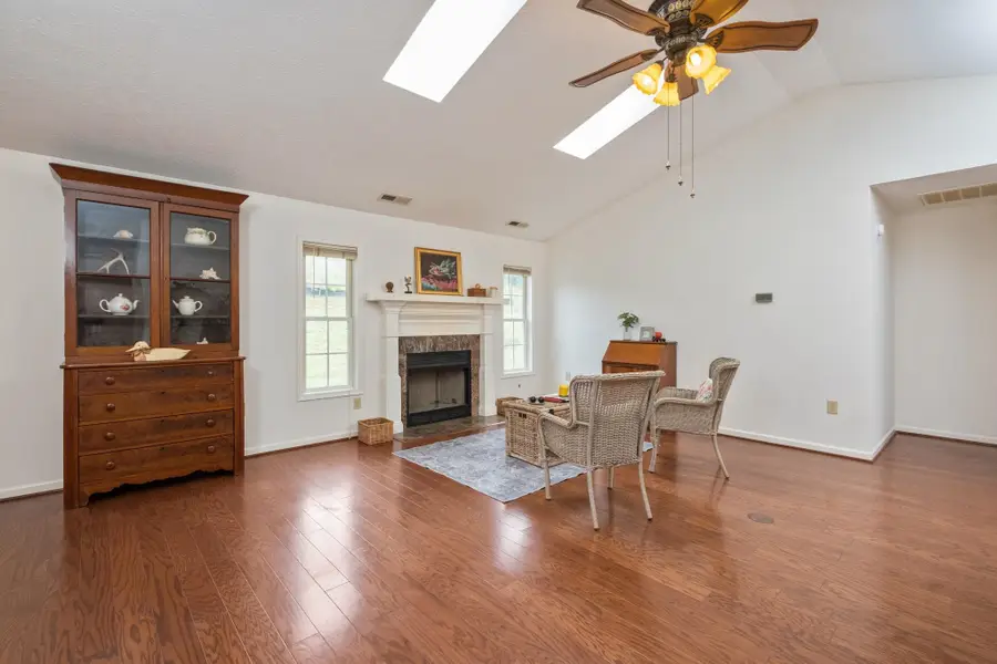 130 Red Oak Dr, Staunton, VA 24401 - #3