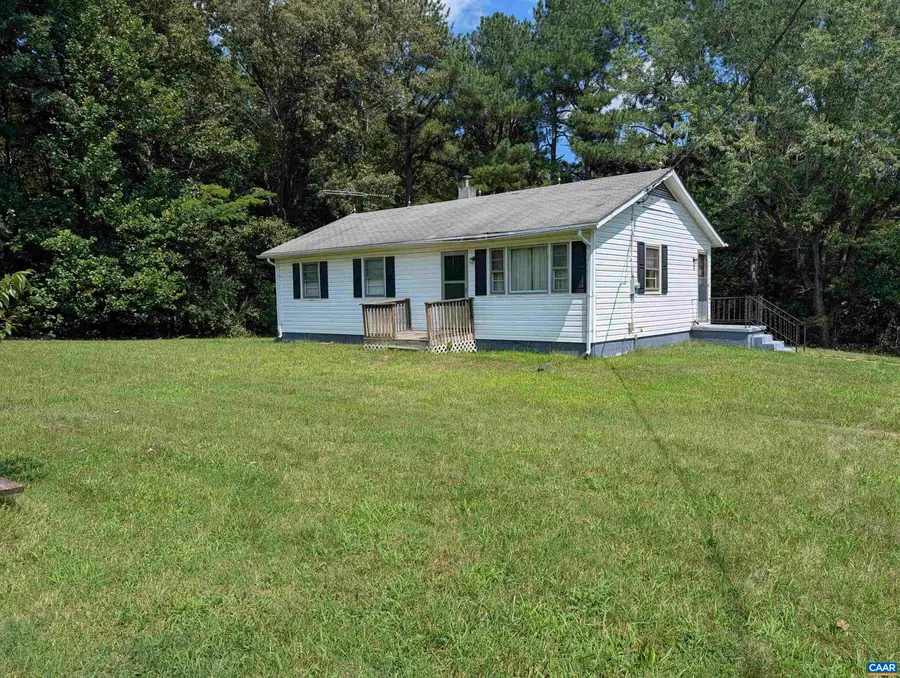 681 Franklin Ln, Palmyra, VA 22963 - #2