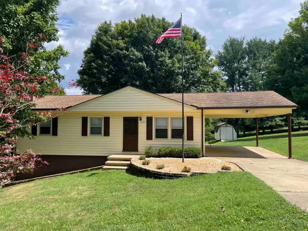 1203 Montgomery Ave, Staunton, VA 24401