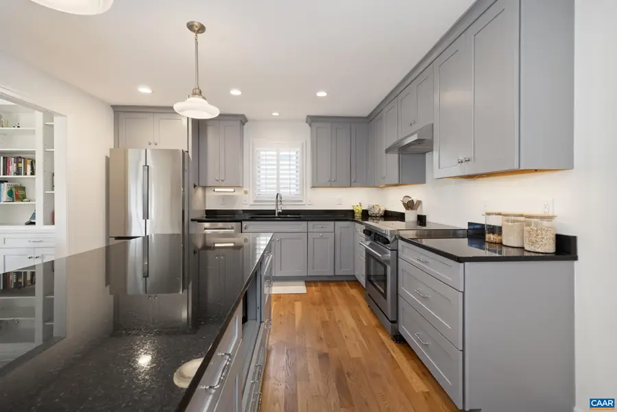 1512 Chesapeake St, Charlottesville, VA 22902 - #3