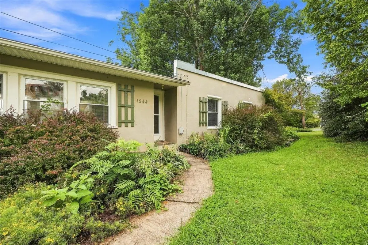 1644 Buick St, Staunton, VA 24401 - #1