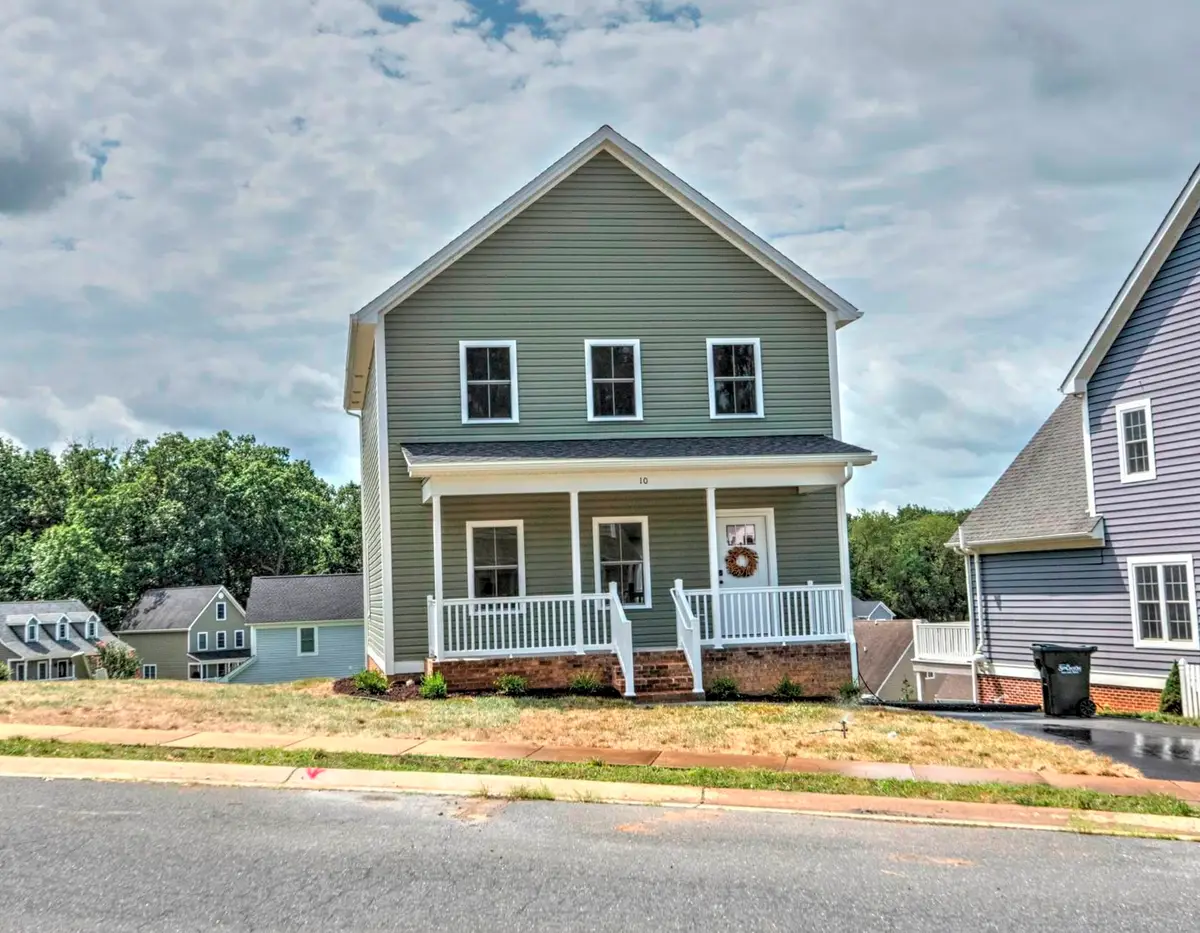 10 Topside Cir, Staunton, VA 24401 - #1