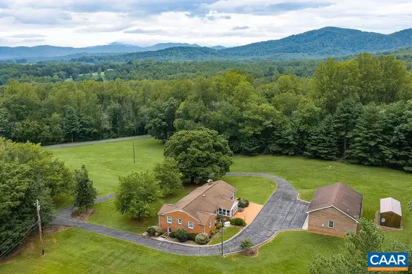 134 High Peak Ln, Shipman, VA 22971