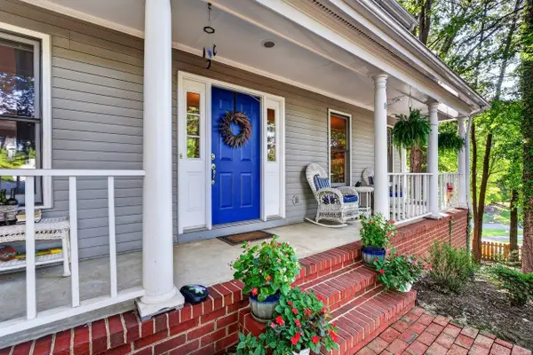 1141 Hearthglow Ct, Charlottesville, VA 22901