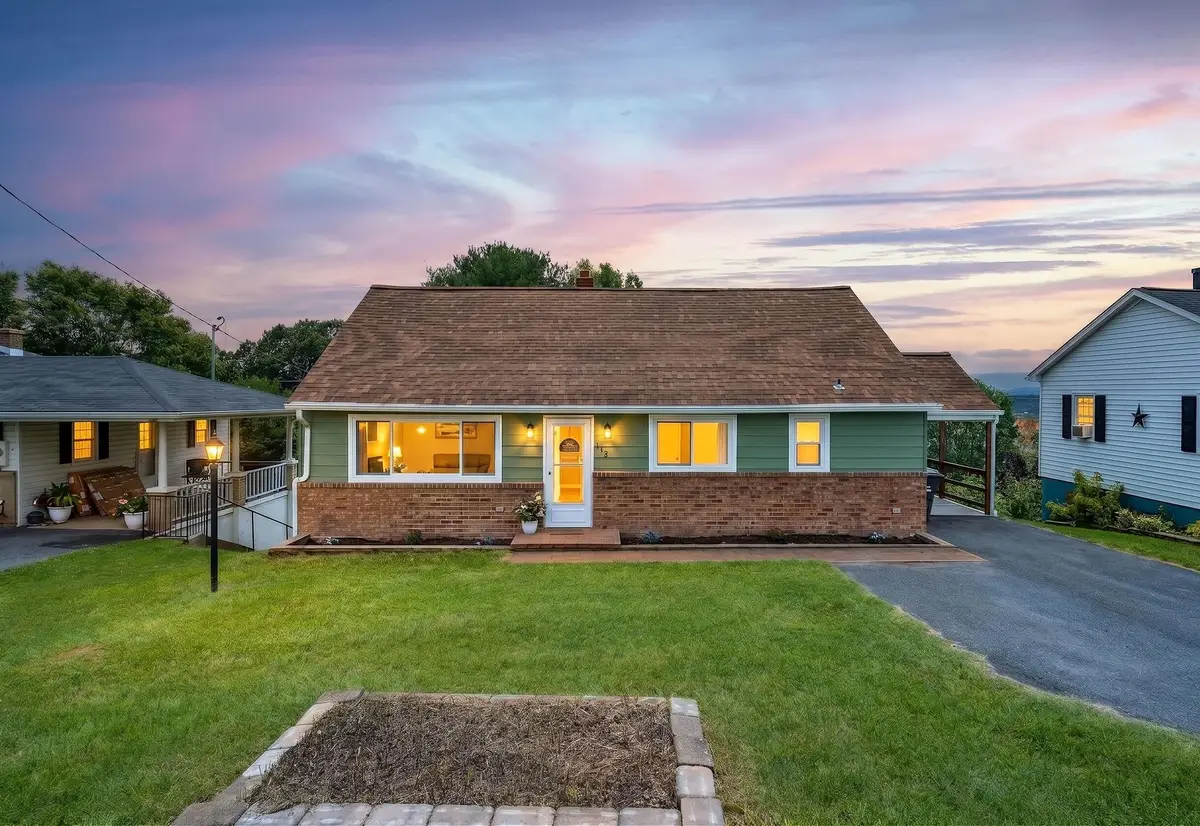 372 Frontier Dr, Staunton, VA 24401 - #1