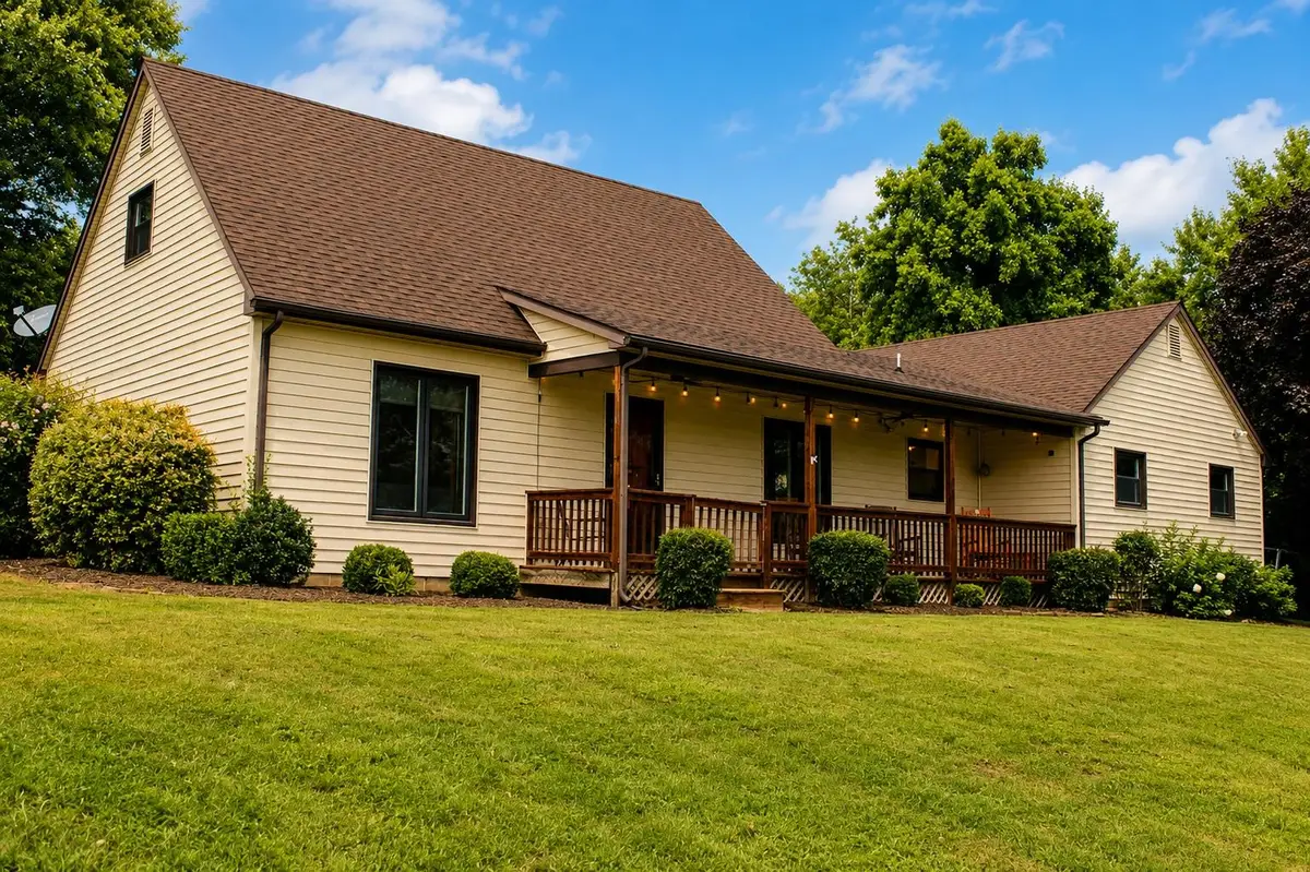 147 Pleasant View Rd, Staunton, VA 24401 - #1