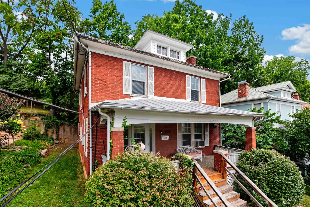 237 Sycamore St, Staunton, VA 24401 - #1