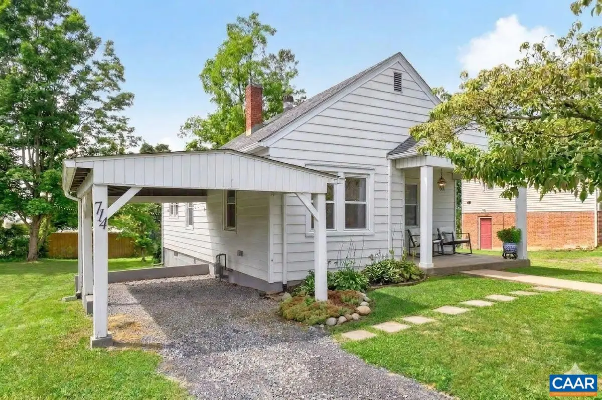 714 Gypsy Ave, Staunton, VA 24401 - #1