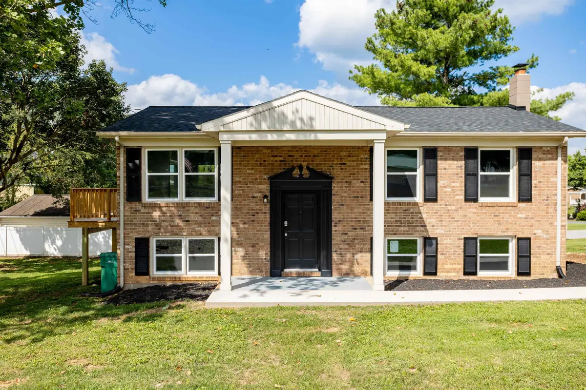 176 Fourth St, Broadway, VA 22815 - #1