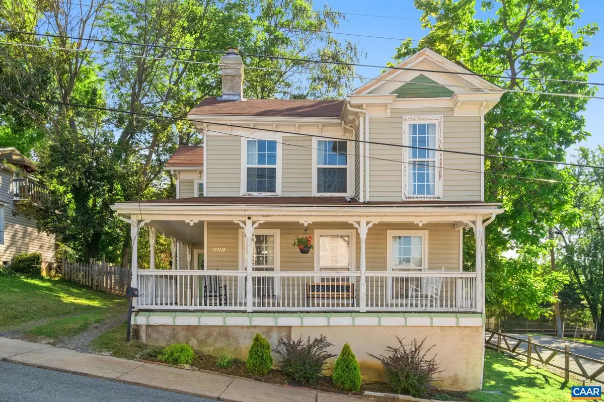221 Reservoir St, Staunton, VA 24401 - #1