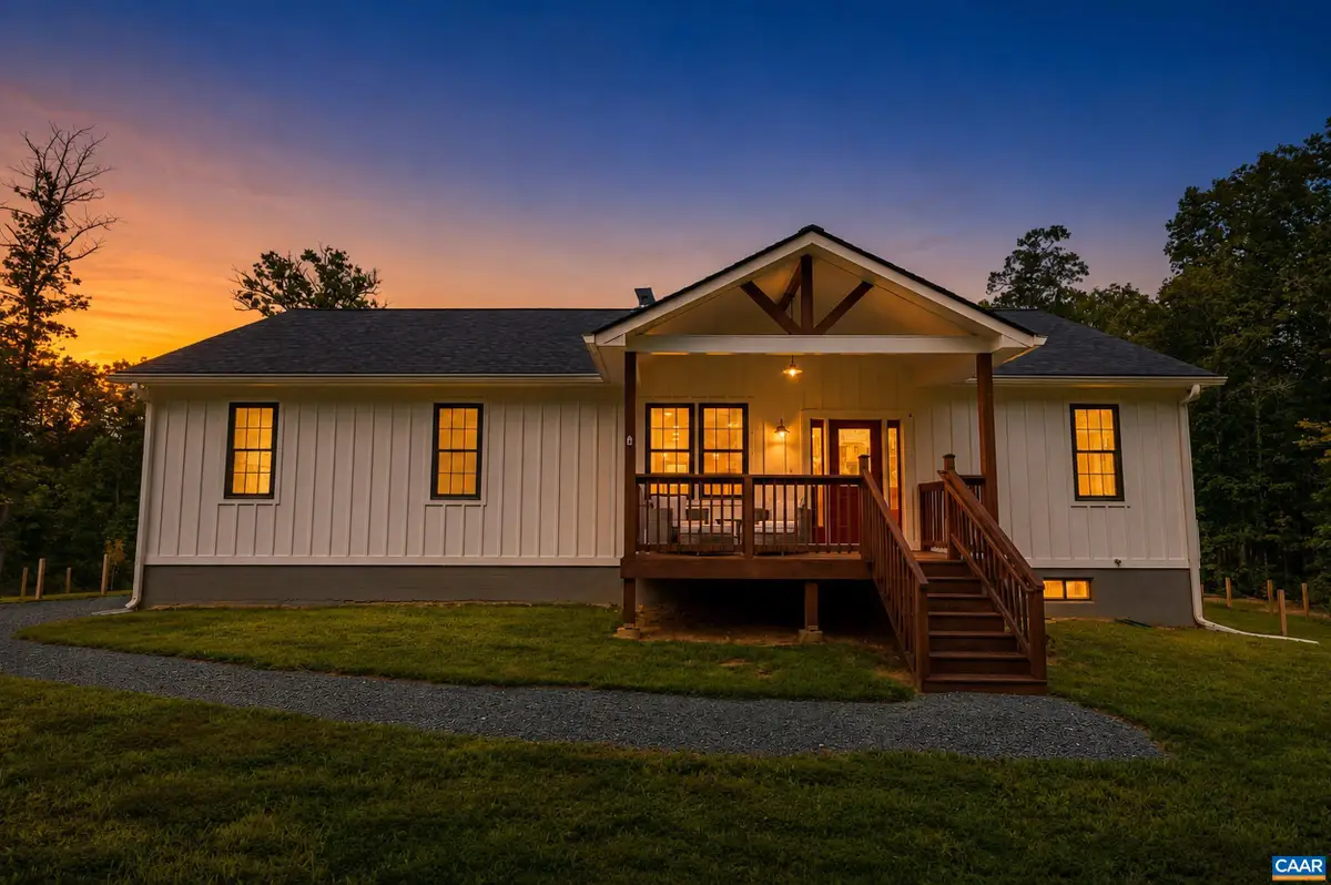 3230 Polecat Creek Ln, Scottsville, VA 24590 - #1