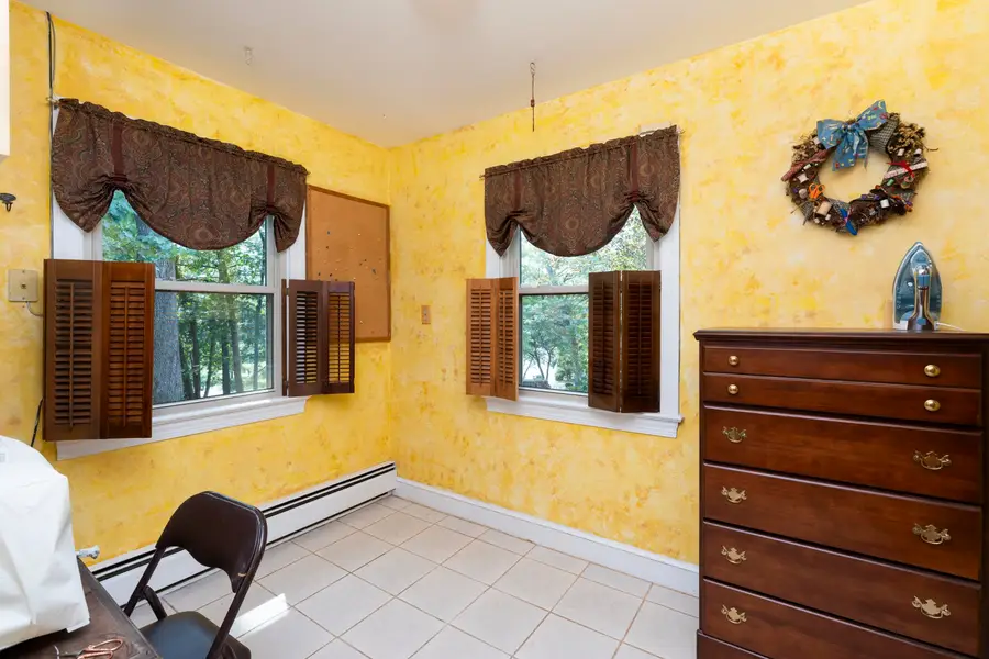 890 Blue Ridge Dr, Staunton, VA 24401 - #2