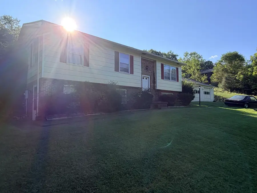 400 Hancock St, Craigsville, VA 24430 - #2