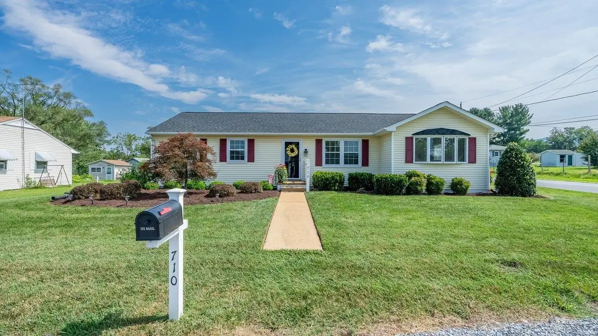 710 10th St, Shenandoah, VA 22849 - #1