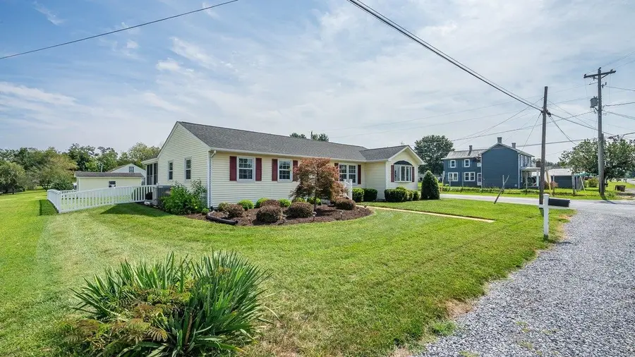 710 10th St, Shenandoah, VA 22849 - #2