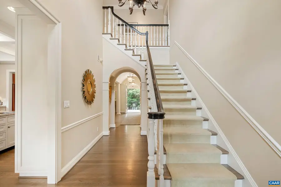 553 Dryden Pl, Charlottesville, VA 22903 - #2