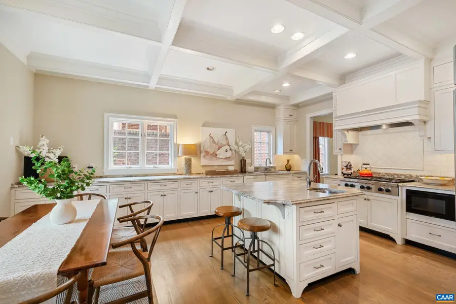 553 Dryden Pl, Charlottesville, VA 22903 - #3