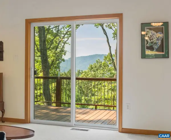 361 Rockfish Heights Ln, Nellysford, VA 22958