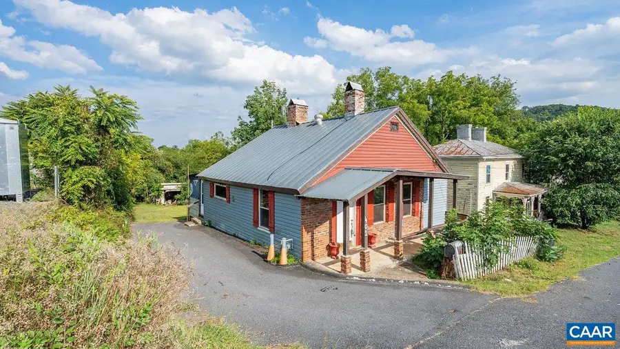 401 Bowling St, Staunton, VA 24401 - #3