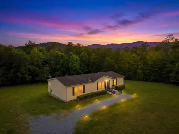 1508 Pughs Store Rd, Afton, VA 22920