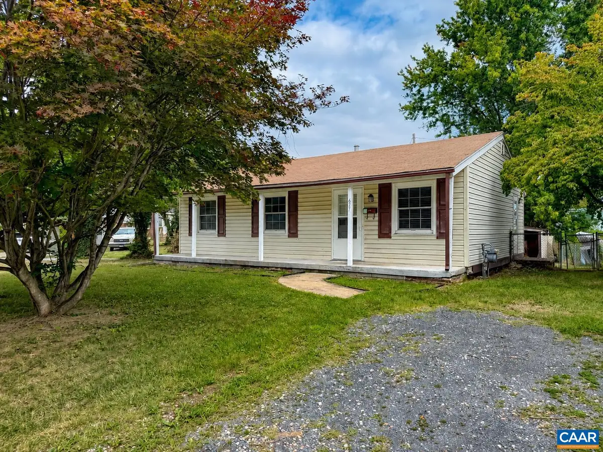 627 Arch Ave, Waynesboro, VA 22980 - #1