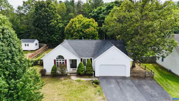 95 Sugarcamp Ln, Stuarts Draft, VA 24477