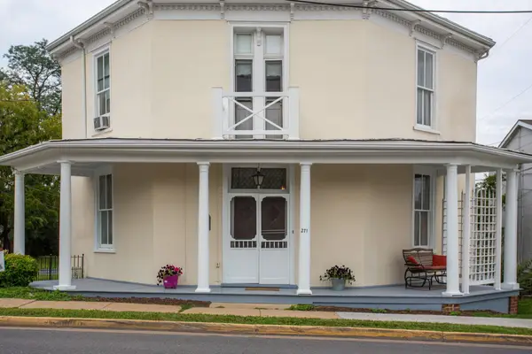271 Liberty St S, Harrisonburg, VA 22801