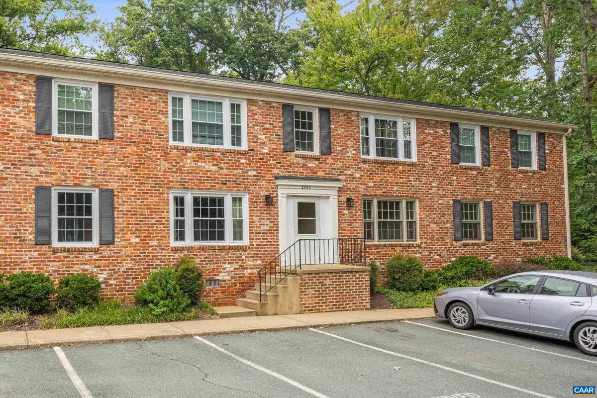 2404 Barracks Ct, Charlottesville, VA 22901 - #1