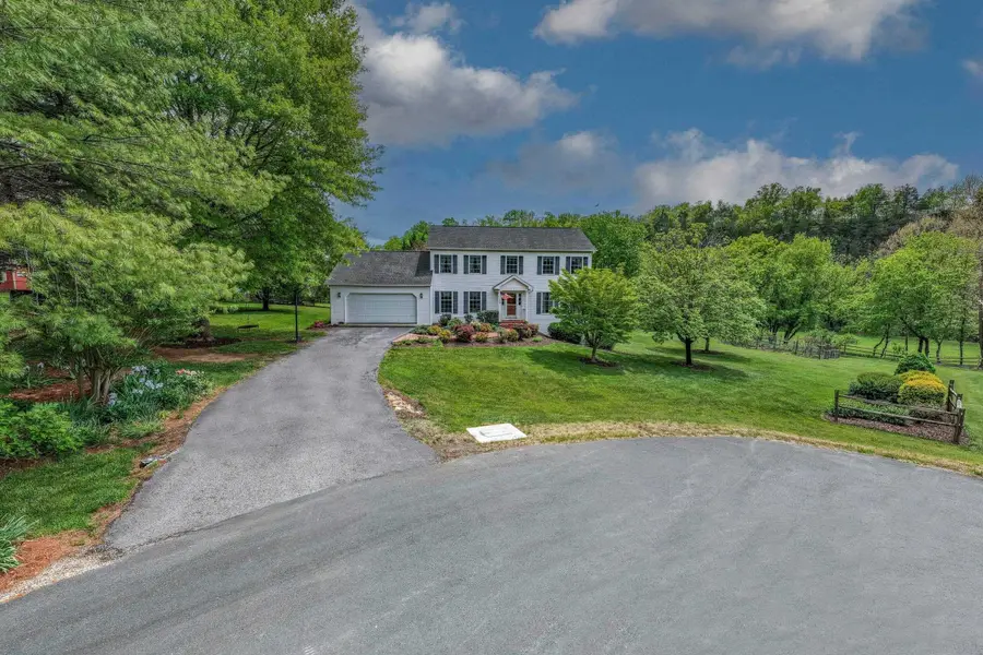 3 River Place, Lexington, VA 24450 - #3