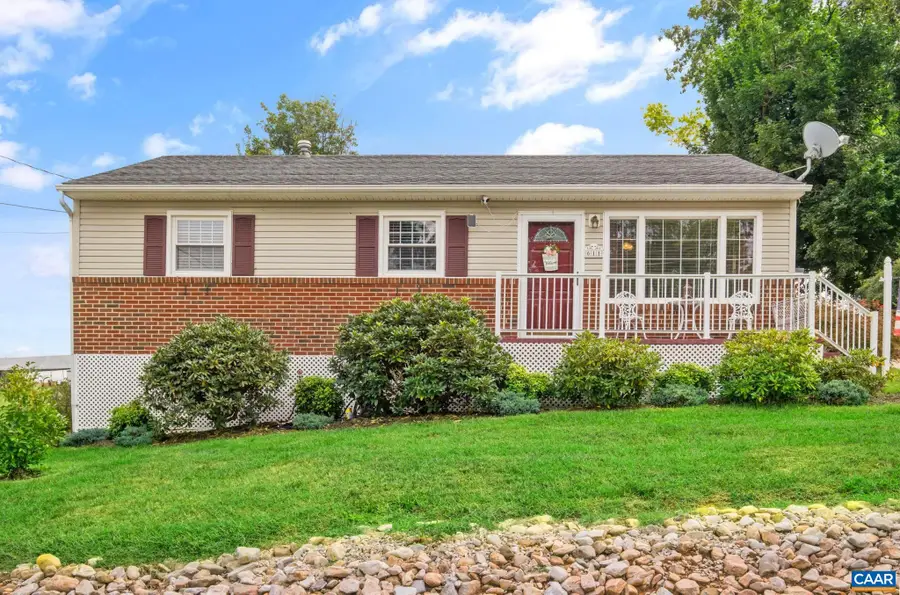 611 A St, Staunton, VA 24401 - #3