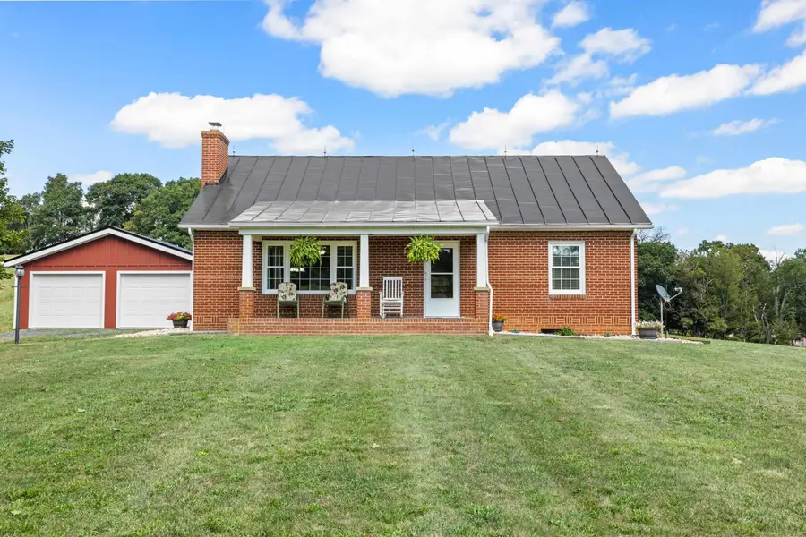1259 Howardsville Rd, Staunton, VA 24401 - #2