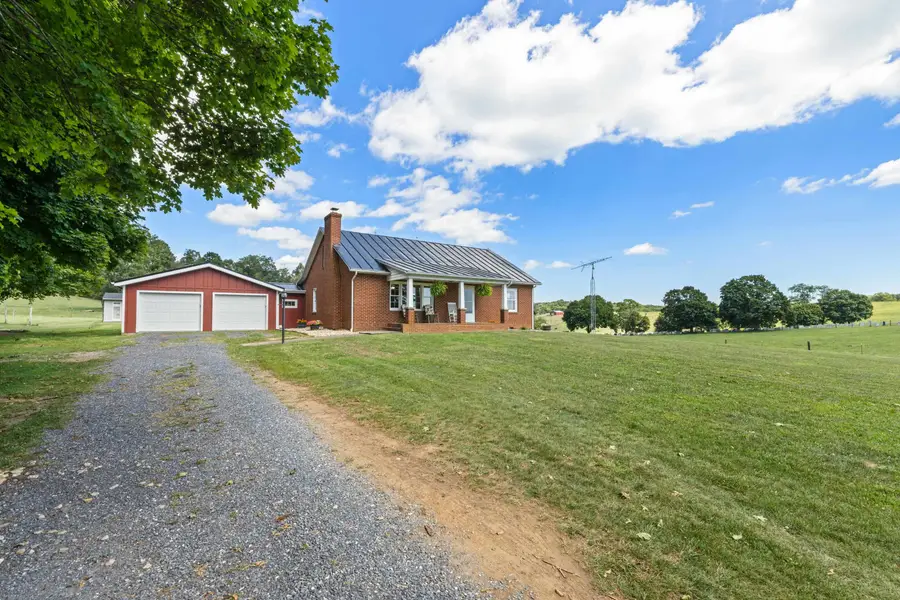 1259 Howardsville Rd, Staunton, VA 24401 - #3