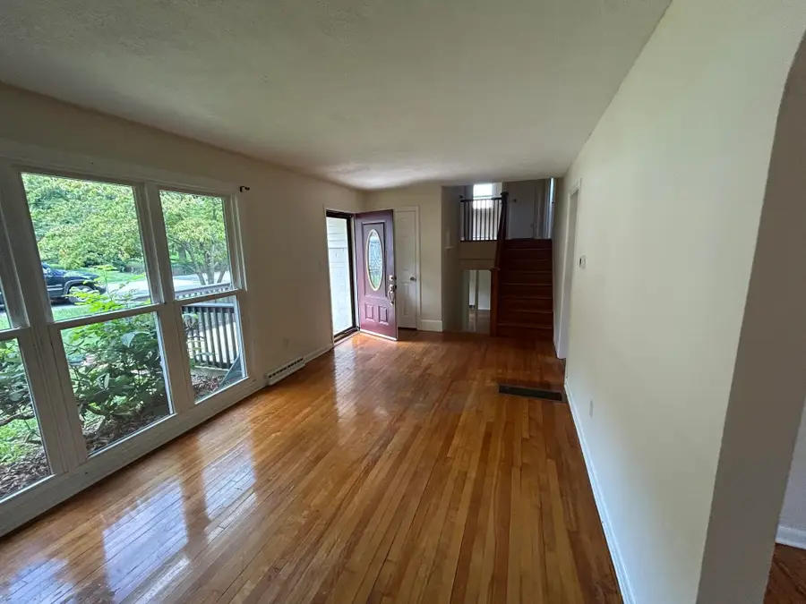 300 Norwood Rd, Staunton, VA 24401 - #3