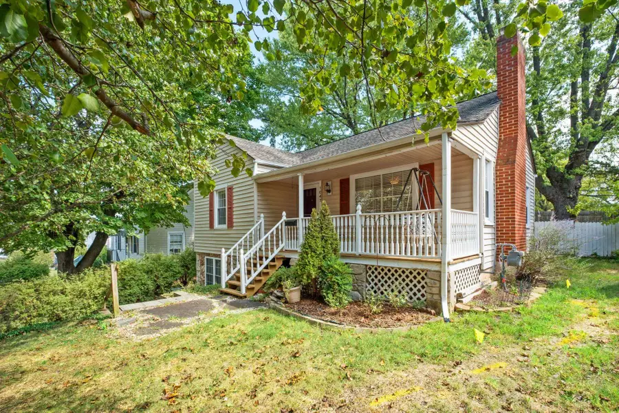 1047 Selma Blvd, Staunton, VA 24401 - #2