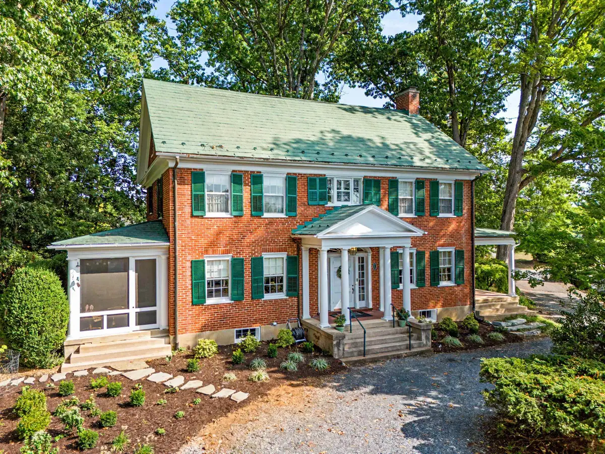 200 Forest Ridge Rd, Staunton, VA 24401 - #1