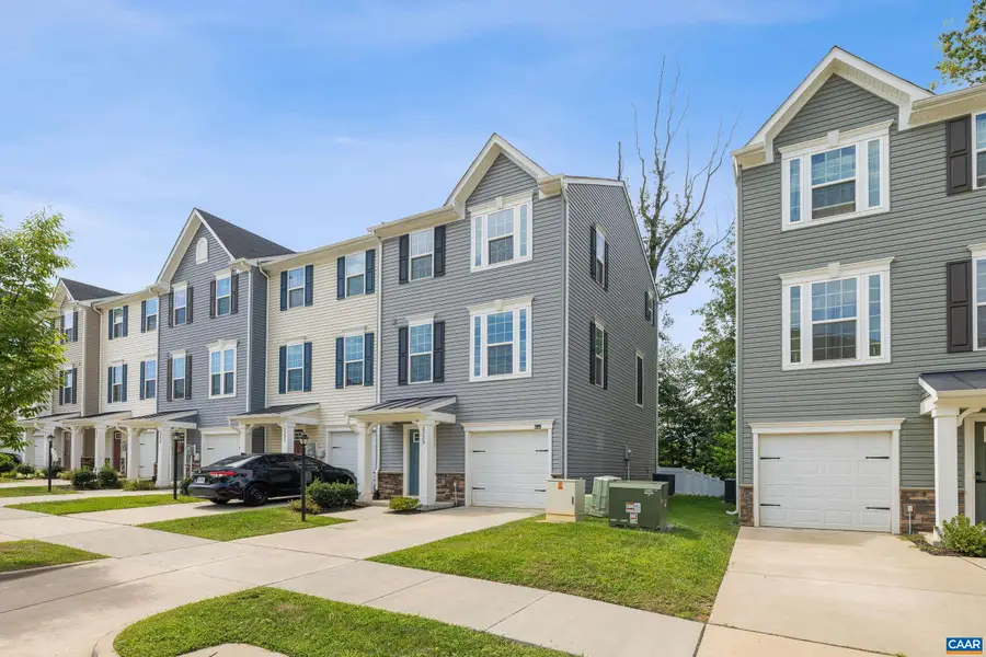 3233 Acadia Dr, Charlottesville, VA 22911 - #2