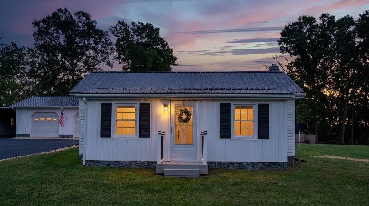 414 Massanutten Ave, Shenandoah, VA 22849 - #1
