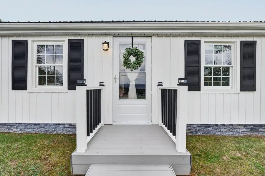 414 Massanutten Ave, Shenandoah, VA 22849 - #3