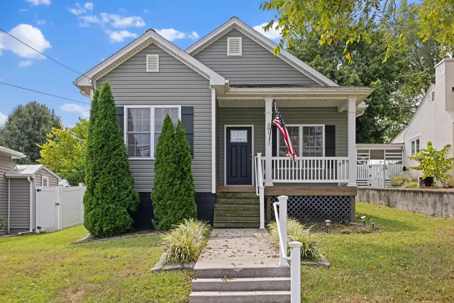 381 Mill St, Dayton, VA 22821 - #2