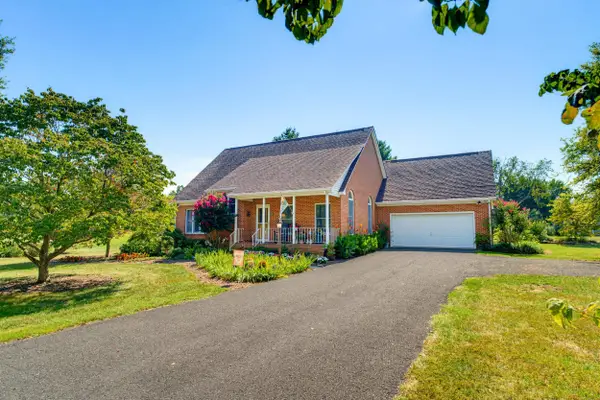 71 Willow Ln, Waynesboro, VA 22980
