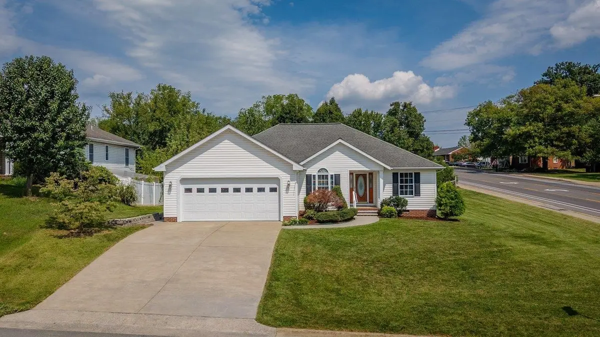 1800 Rhianon Ln, Harrisonburg, VA 22801 - #1