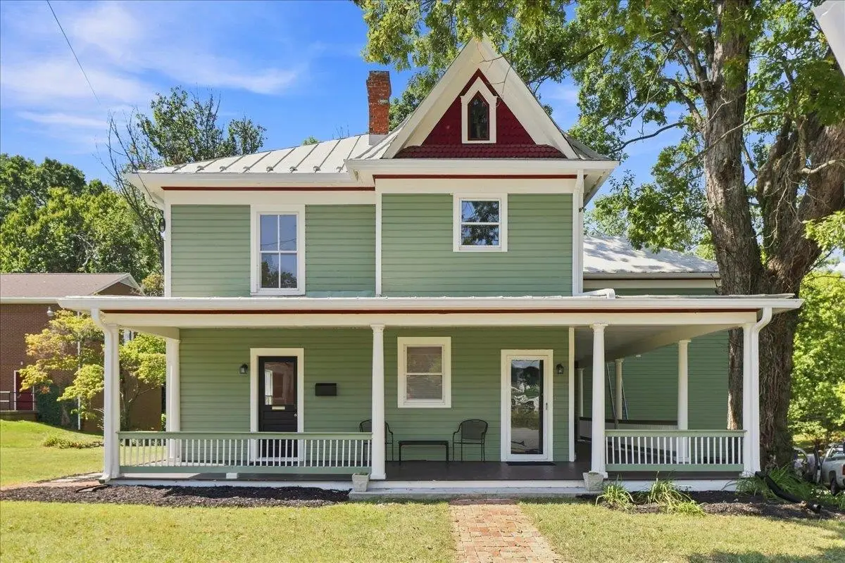 944 Sudbury St, Staunton, VA 24401 - #1