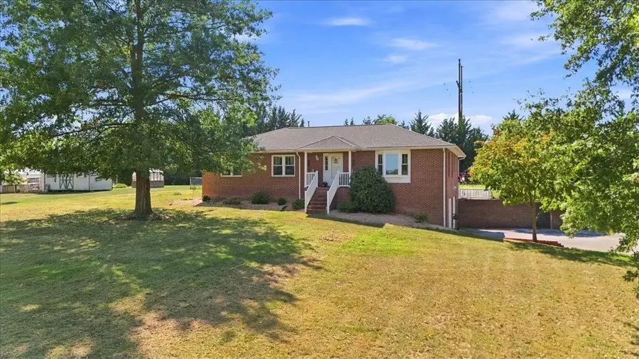 1821 White Hill Rd, Stuarts Draft, VA 24477 - #3