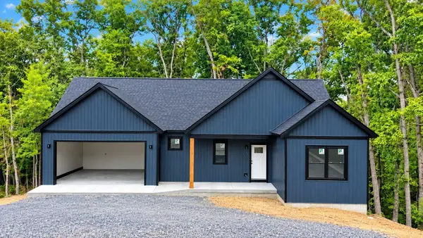 208 Creek Valley Dr, Basye, VA 22810