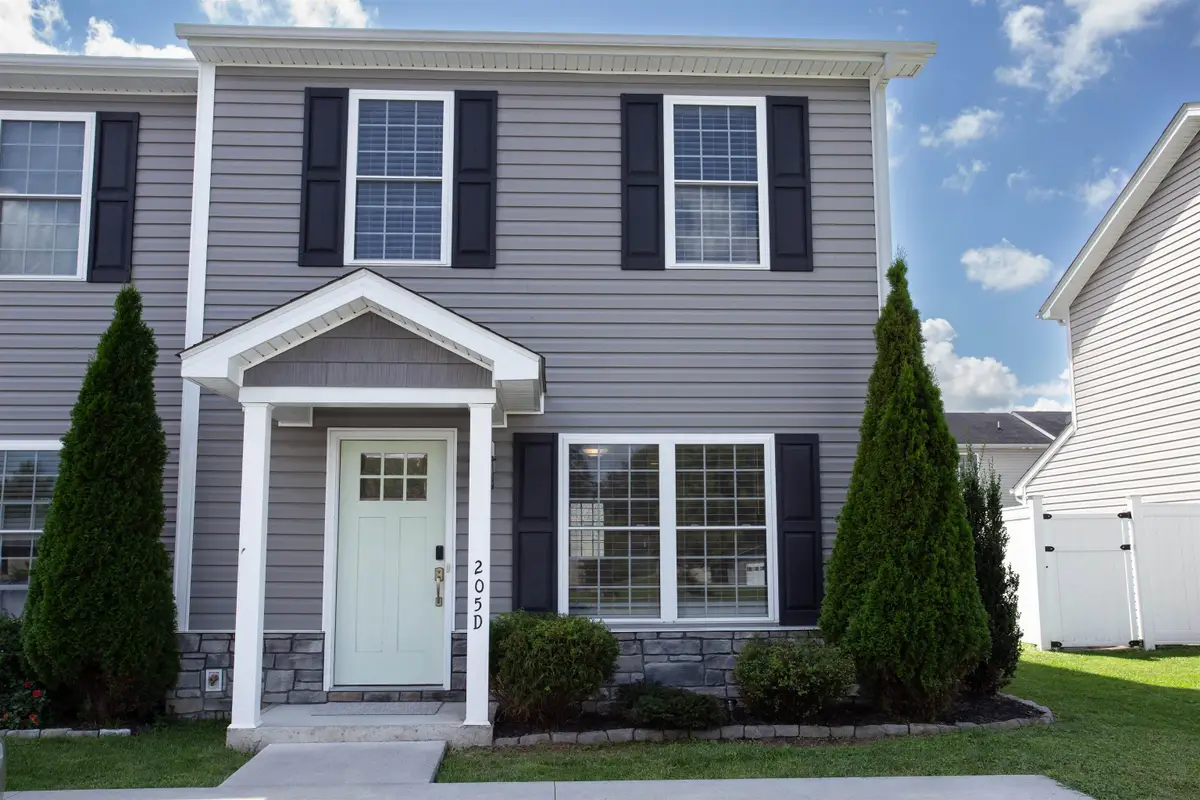 205 15th St, Grottoes, VA 24441 - #1