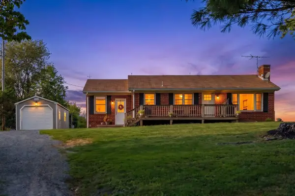 7827 Lee Hwy N, Raphine, VA 24472