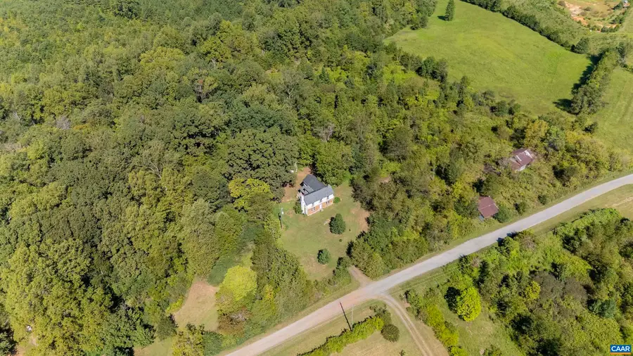 155 Roachs Ln, Dillwyn, VA 23936 - #2